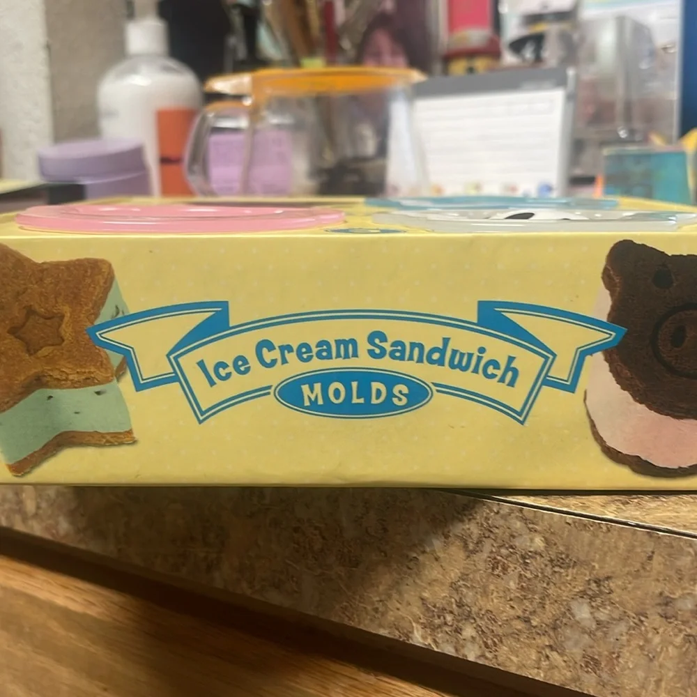Williams Sonoma Barnyard Animal Shaped Ice Cream Sandwich Molds